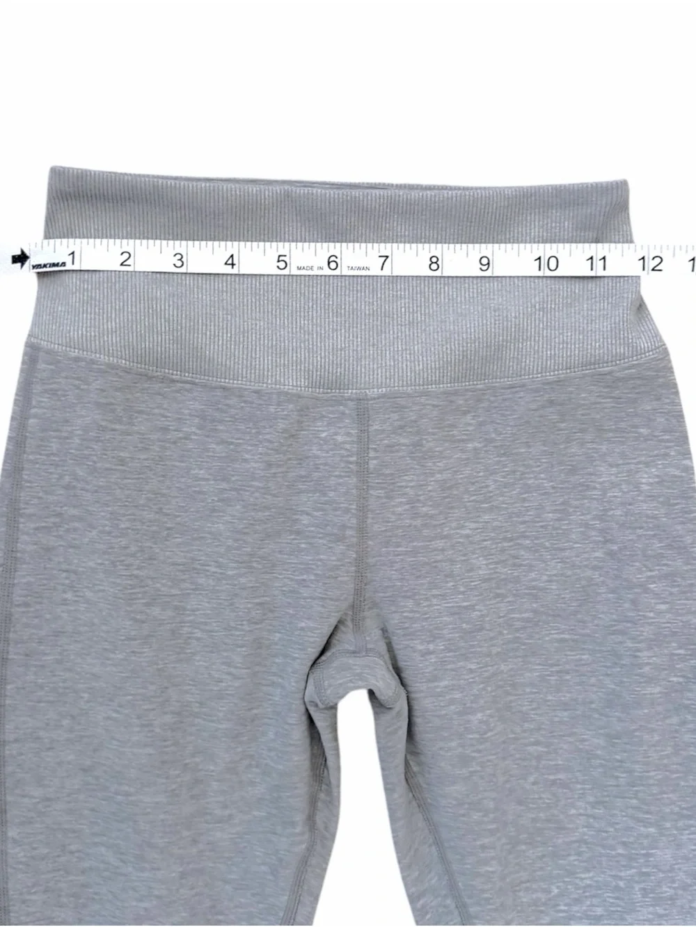 Alo Yoga | High-Waist Soft Lounge Legging in Athletic Heather Gray Size S